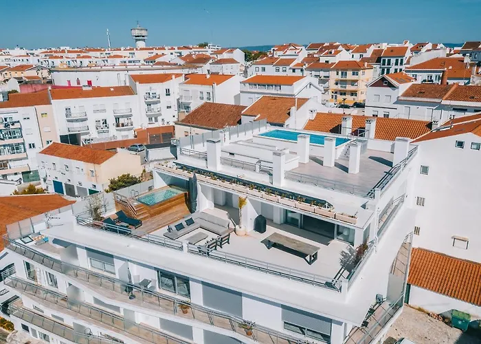 Pico Do Feliz - The Penthouse & The Village By Silver Prop شقة نازاريه