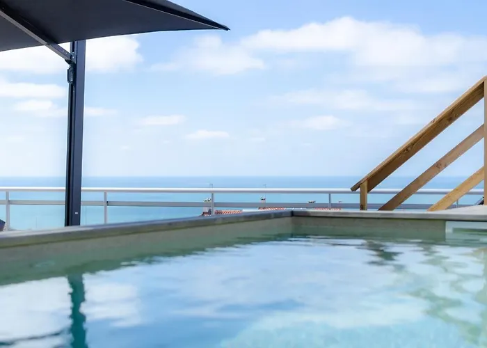 Pico Do Feliz - The Penthouse & The Village By Silver Prop شقة نازاريه