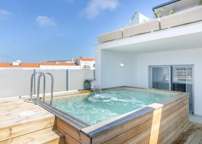 Pico Do Feliz - The Penthouse & The Village By Silver Prop شقة نازاريه