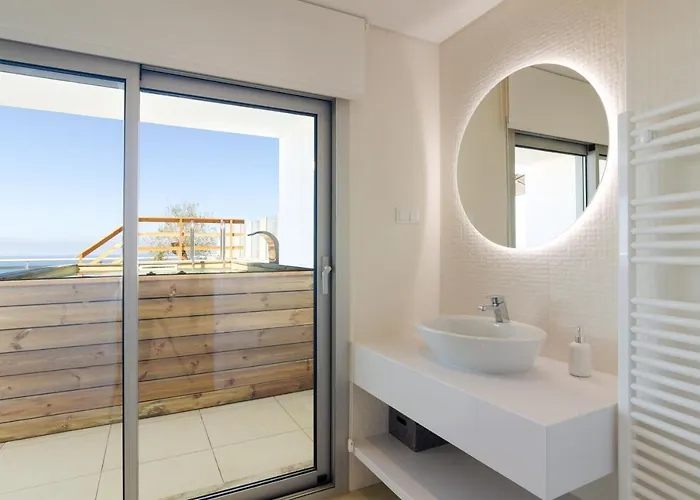 Pico Do Feliz - The Penthouse & The Village By Silver Prop شقة نازاريه