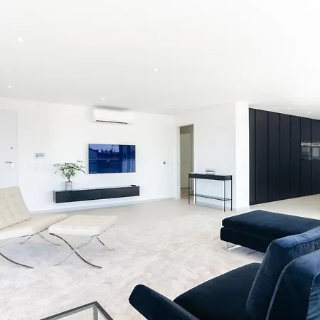 Pico Do Feliz - The Penthouse & The Village By Silver Prop