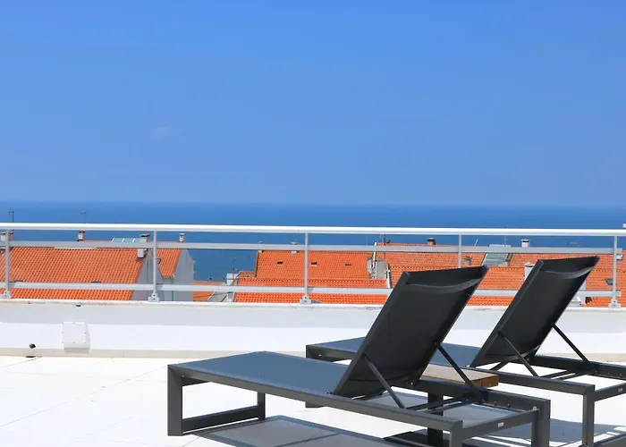 דירה Pico Do Feliz - The Penthouse & The Village By Silver Prop נאזרה