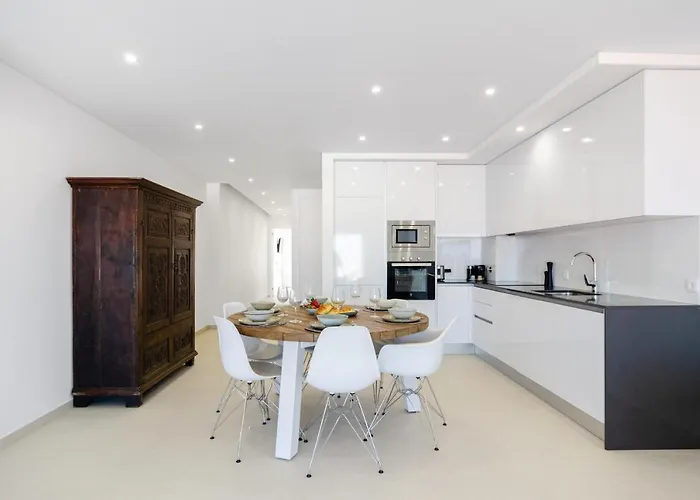 Pico Do Feliz - The Penthouse & The Village By Silver Prop נאזרה